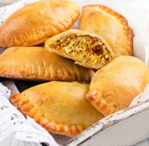 Empanada de Pollo con Queso